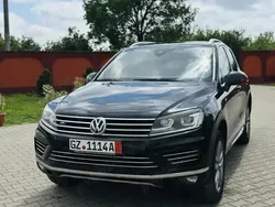Negru Utilizat 2015 VW Touareg R-line SUV | 18.900 EUR (Super Preț)