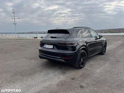 Culoarenegru Utilizat 2018 Porsche Cayenne Turbo SUV | 68.500 EUR (Scump)