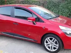 Rosu Utilizat 2016 Renault Clio IV Hatchback | 6.650 EUR