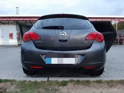 Gri Utilizat 2011 Opel Astra Hatchback | 3.000 EUR (Preț bun)