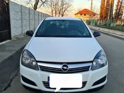 Alb Utilizat 2012 Opel Astra Berlinǎ | 3.350 EUR (Preț bun)