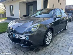 Gri Utilizat 2012 Alfa Romeo Giulietta Hatchback | 4.990 EUR