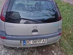 Utilizat 2003 Opel Corsa Hatchback | 550 EUR (Preț bun)