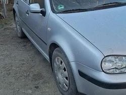 Argintiu Utilizat 2000 VW Golf IV Hatchback | 700 EUR (Super Preț)