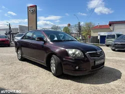 Rosu Utilizat 2008 Toyota Avensis Comfort Berlinǎ | 5.500 EUR (Scump)