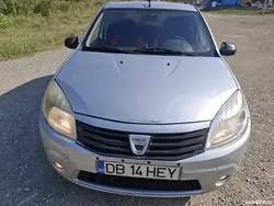 Argintiu Utilizat 2008 Dacia Sandero Hatchback | 4.500 EUR