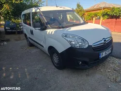Culoarealb Utilizat 2014 Opel Combo Cosmo Monovolum | 5.600 EUR (Scump)