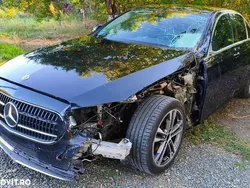Culoarenegru Utilizat 2022 Mercedes E220 Avantgarde Berlinǎ | 14.999 EUR