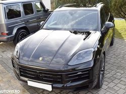 Culoarenegru Utilizat 2024 Porsche Cayenne S E-Hybrid SUV | 109.989 EUR