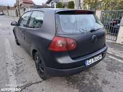 Culoarenegru Utilizat 2004 VW Golf IV Basis Hatchback | 2.300 EUR (Preț OK)