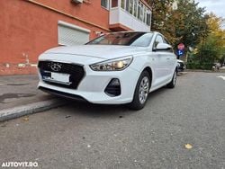 Culoarealb Utilizat 2018 Hyundai i30 Comfort Hatchback | 8.900 EUR (Preț bun)