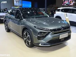 Gri Nouă 2024 Citroën C5 X PureTech SUV | 29.989 EUR