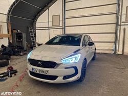 Culoarealb Utilizat 2015 Citroën DS5 Sport Chic Hatchback | 10.850 EUR