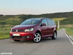 Rosu Utilizat 2010 VW Touran Highline Monovolum | 7.899 EUR (Scump)