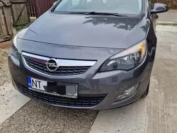 Gri Utilizat 2010 Opel Astra Hatchback | 5.850 EUR (Scump)
