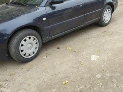 Utilizat 2000 Audi A4 Berlinǎ | 1.800 EUR