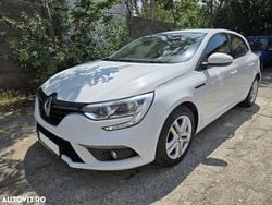 Alb Utilizat 2018 Renault Mégane IV Life Hatchback | 7.650 EUR (Preț OK)
