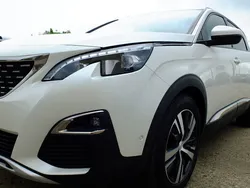 Alb Utilizat 2021 Peugeot 5008 Allure Monovolum | 16.250 EUR (Preț bun)
