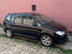Culoarenegru Utilizat 2008 VW Touran Monovolum | 2.300 EUR