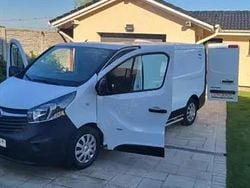 Culoarealb Utilizat 2016 Opel Vivaro Van | 7.499 EUR