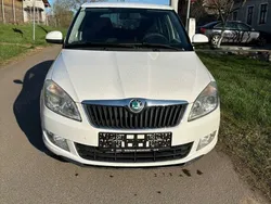 Alb Utilizat 2012 Skoda Fabia Hatchback | 2.750 EUR