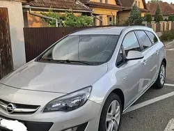 Gri Utilizat 2016 Opel Astra Break | 5.500 EUR (Preț bun)