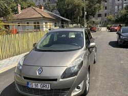 Culoaregalbeuriu Utilizat 2011 Renault Scénic III Dynamique Monovolum | 3.400 EUR (Preț bun)