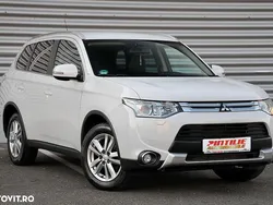 Culoarealb Utilizat 2015 Mitsubishi Outlander Intense SUV | 8.990 EUR (Preț bun)