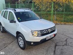Culoarealb Utilizat 2015 Dacia Duster Lauréate SUV | 8.490 EUR (Preț bun)