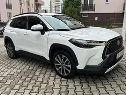 Culoarealb Utilizat 2023 Toyota Corolla Cross Lounge SUV | 28.499 EUR