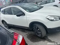 Alb Utilizat 2013 Nissan Qashqai SUV | 5.999 EUR