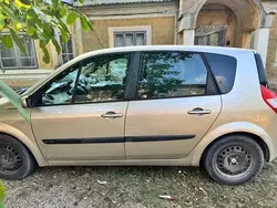 Utilizat 2006 Renault Scénic II Monovolum | 800 EUR