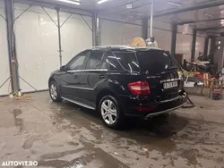 Negru Utilizat 2010 Mercedes ML350 SUV | 9.500 EUR