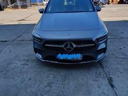 Gri Utilizat 2019 Mercedes B200 Monovolum | 20.500 EUR (Puțin scump)