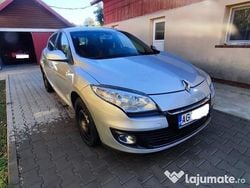 Argintiu Utilizat 2012 Renault Mégane III Hatchback | 3.850 EUR (Preț bun)