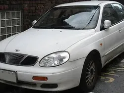 Alb Utilizat 1999 Chevrolet Leganza Berlinǎ | 5.000 EUR