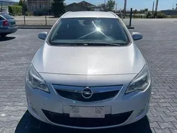 Argintiu Utilizat 2011 Opel Astra Cosmo Break | 4.500 EUR (Puțin scump)