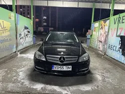Negru Utilizat 2010 Mercedes C220 Avantgarde Berlinǎ | 6.500 EUR (Preț OK)