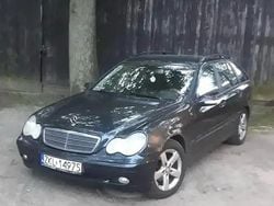 Utilizat 2003 Mercedes 220 | 2.500 EUR