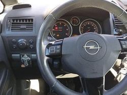 Negru Utilizat 2010 Opel Zafira Monovolum | 3.200 EUR (Preț OK)