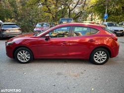 Culoarerosu Utilizat 2017 Mazda 3 Hatchback | 9.900 EUR (Super Preț)