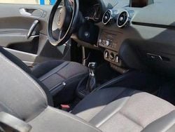 Culoaremaro Utilizat 2010 Audi A1 Ambition Hatchback | 3.500 EUR (Super Preț)