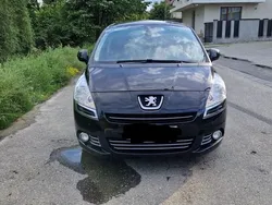 Negru Utilizat 2012 Peugeot 5008 Monovolum | 4.400 EUR (Preț bun)
