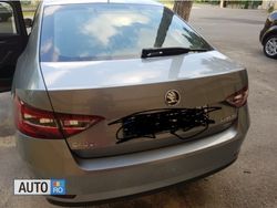 Gri Utilizat 2016 Skoda Superb Berlinǎ | 30.400 EUR
