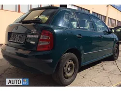 Verde Utilizat 2000 Skoda Fabia Hatchback | 1.250 EUR