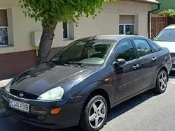Utilizat 2001 Ford Focus Ghia Berlinǎ | 1.000 EUR (Preț OK)