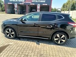 Negru Utilizat 2014 Nissan Qashqai SUV | 9.000 EUR (Preț OK)