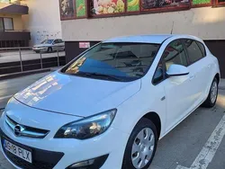 Culoarealb Utilizat 2014 Opel Astra Active Hatchback | 4.500 EUR (Preț bun)