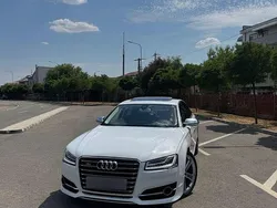 Alb Utilizat 2016 Audi S8 Berlinǎ | 37.999 EUR