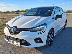 Utilizat 2022 Renault Clio V Hatchback | 13.950 EUR